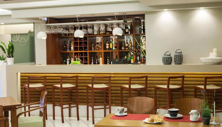 Kronos Hotel
