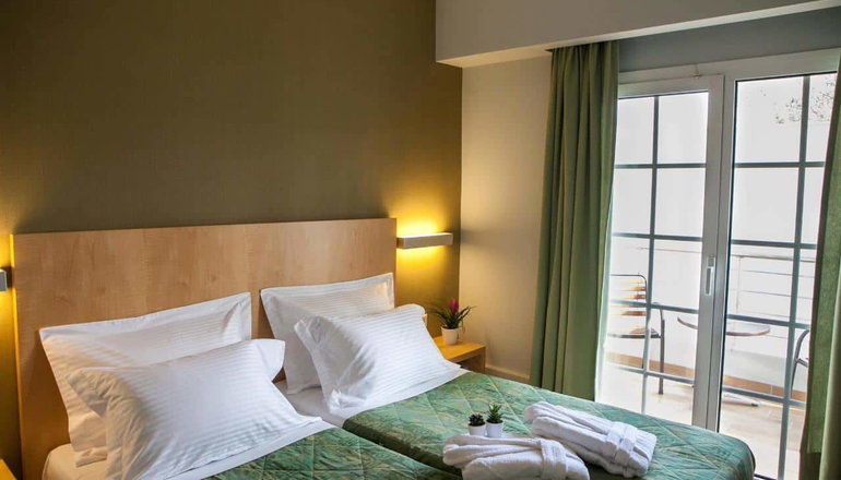 Kronos Hotel