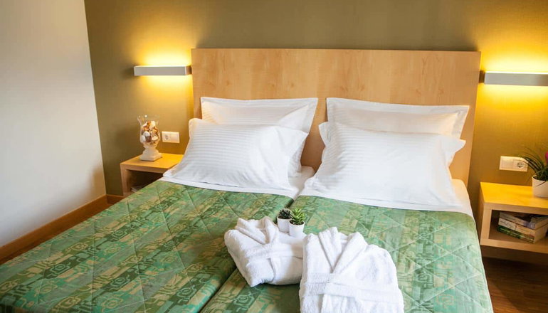 Kronos Hotel