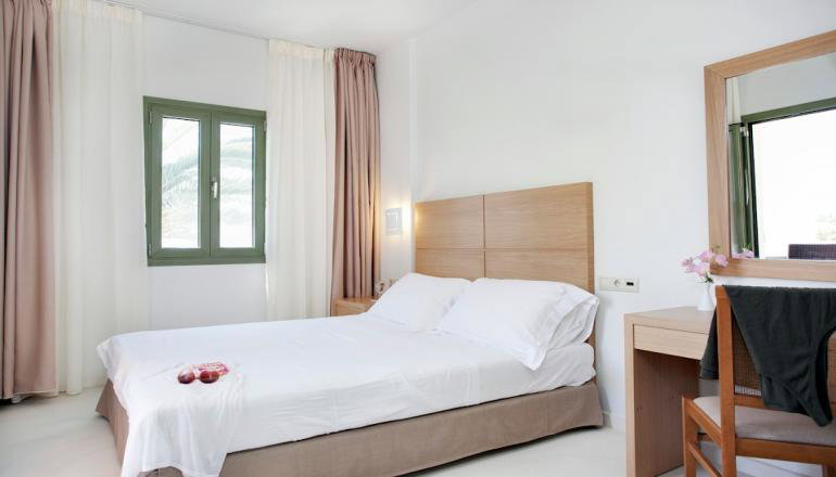 Aphrodite Hotel & Suites