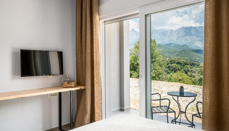 Gefiri Plakas Hotel
