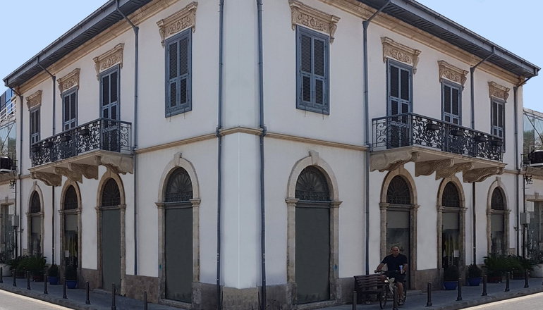 La Maltese Mansion