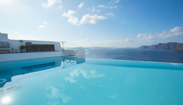 La Perla Villas & Suites