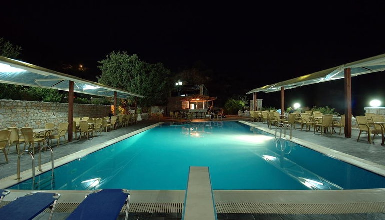 Lalloudes Hotel