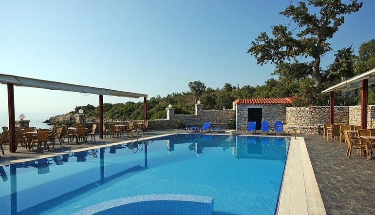 Lalloudes Hotel