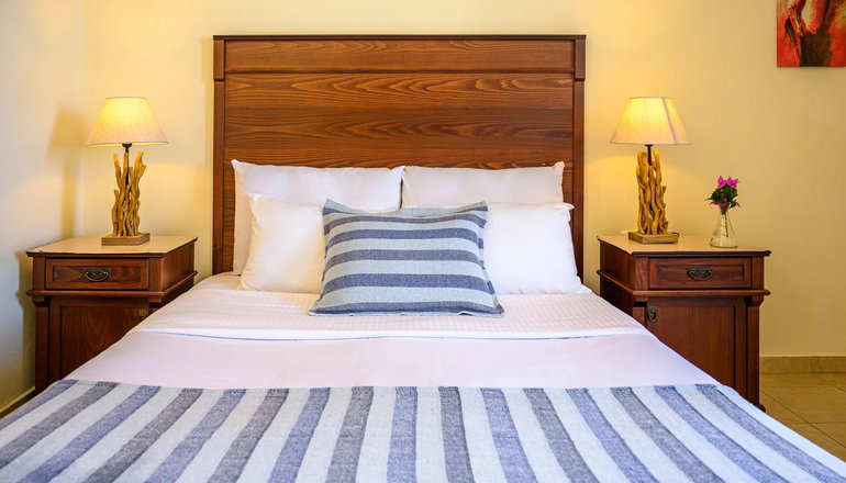 Laza Beach Inn
