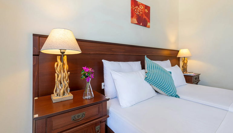 Laza Beach Inn