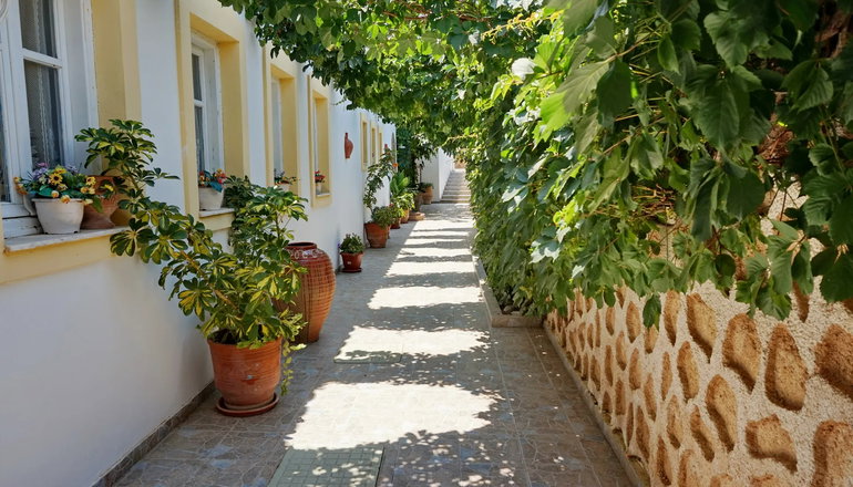 Laza Beach Inn