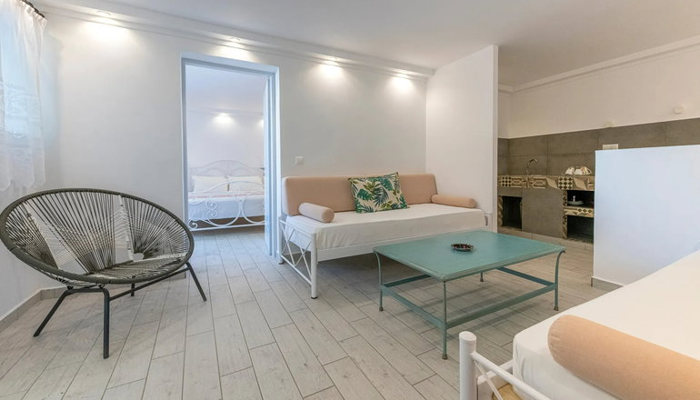Laza Beach Inn