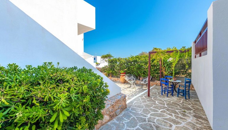 Laza Beach Inn