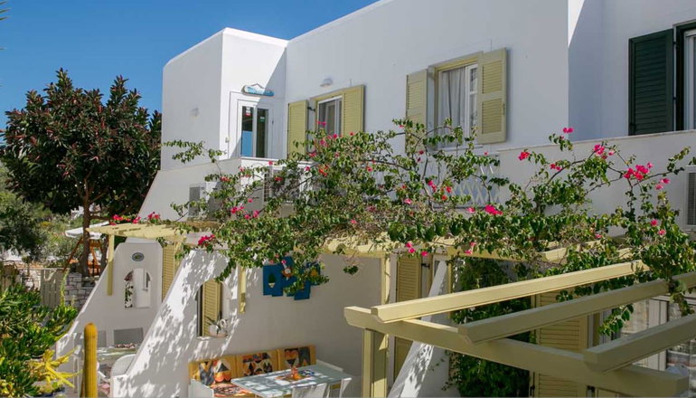 Leonardos Apartments