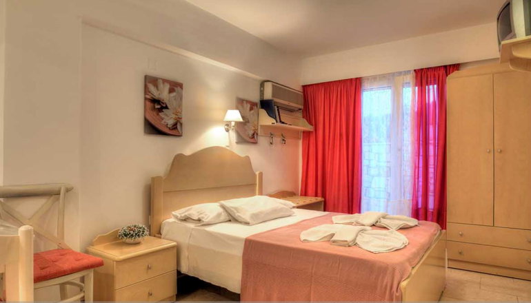 Leonardos Apartments