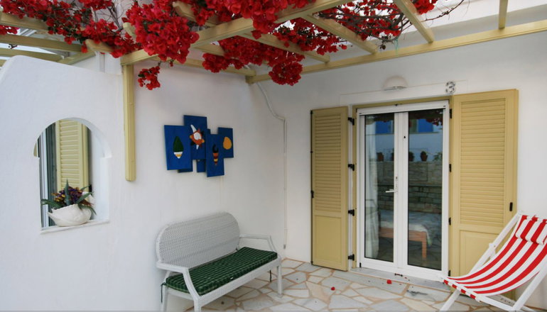 Leonardos Apartments
