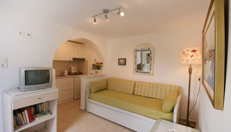 Leonardos Apartments