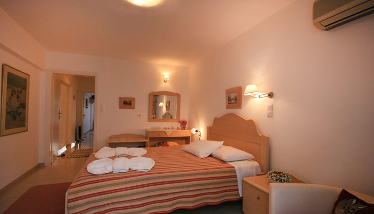 Leonardos Apartments