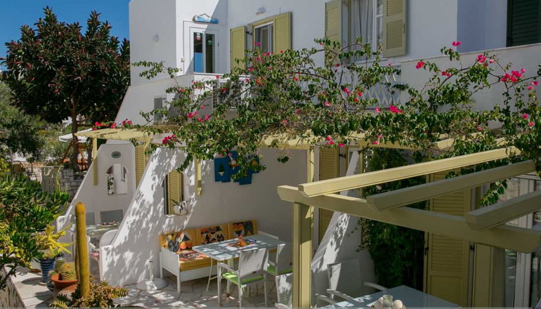Leonardos Apartments