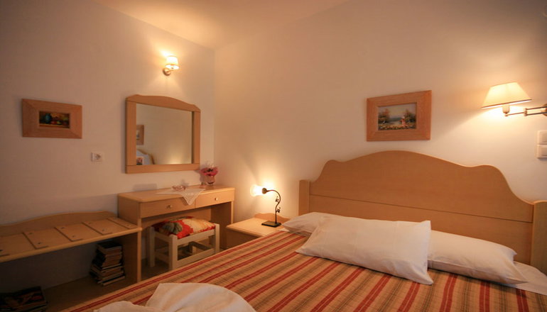 Leonardos Apartments