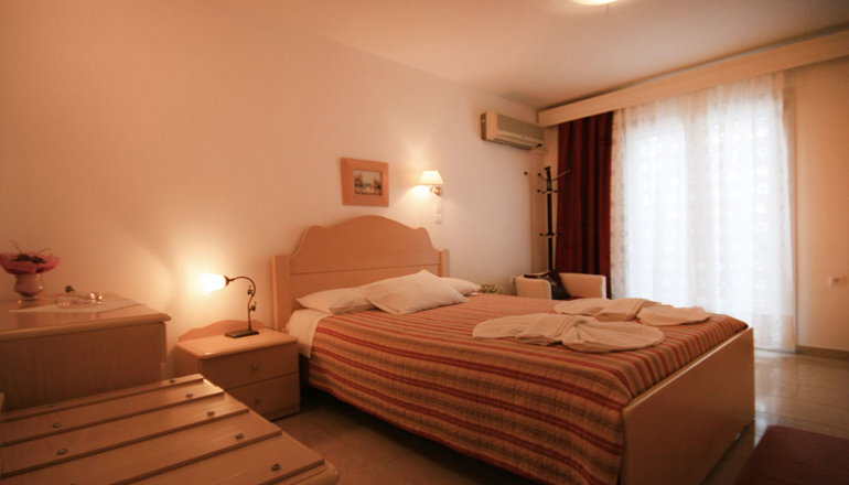 Leonardos Apartments