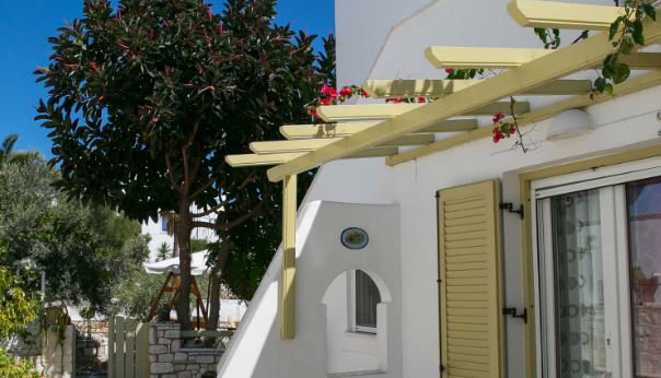 Leonardos Apartments