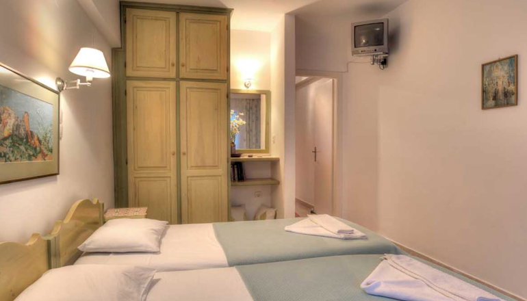 Leonardos Apartments