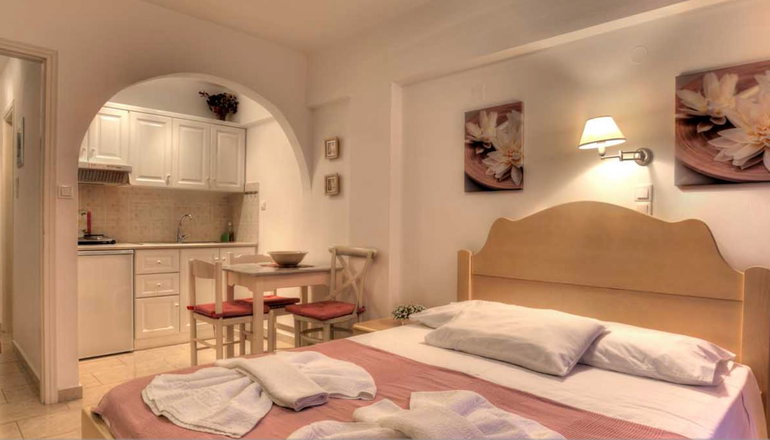 Leonardos Apartments