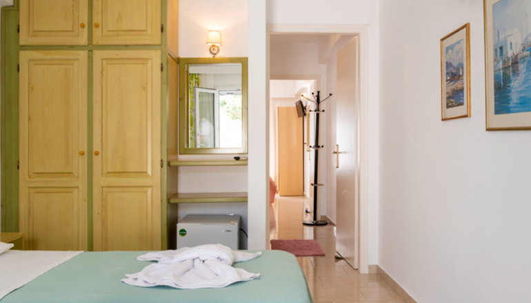 Leonardos Apartments