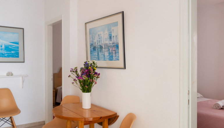 Leonardos Apartments