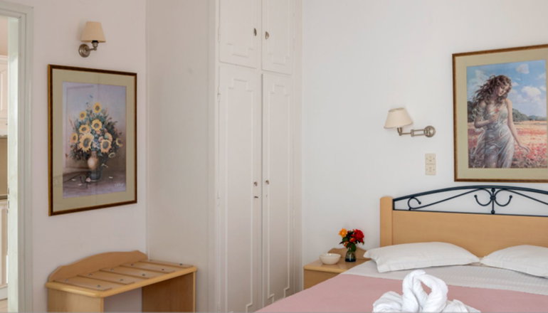 Leonardos Apartments