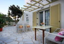 Leonardos Apartments