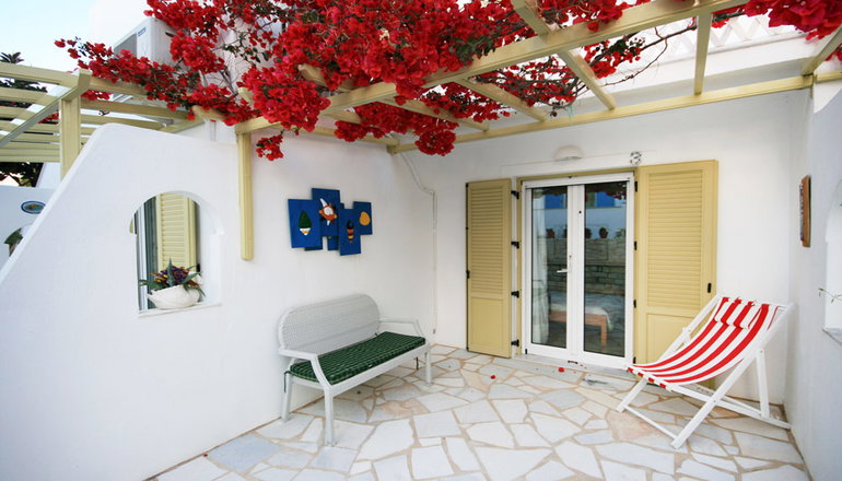 Leonardos Apartments