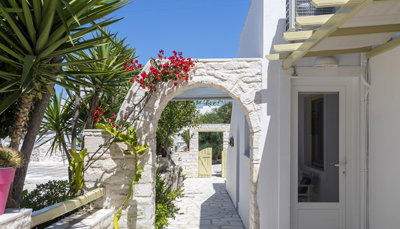 Leonardos Apartments