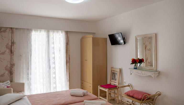 Leonardos Apartments