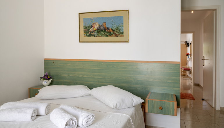 Leonardos Apartments