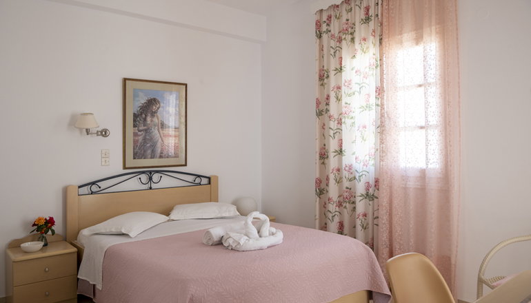 Leonardos Apartments
