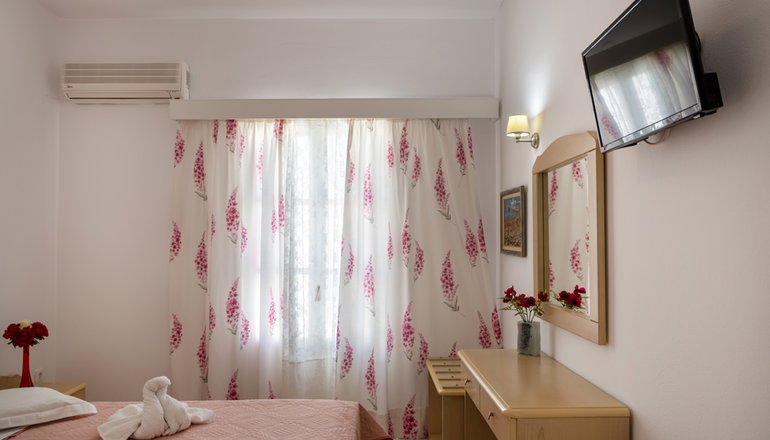 Leonardos Apartments