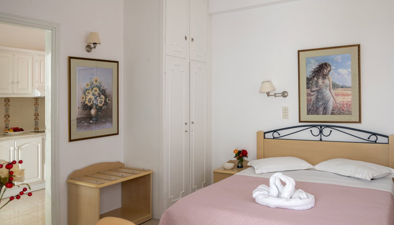Leonardos Apartments