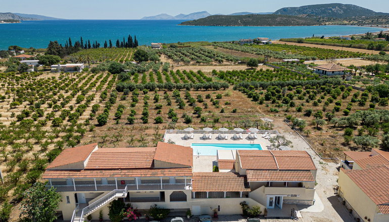 Leonidas Resort