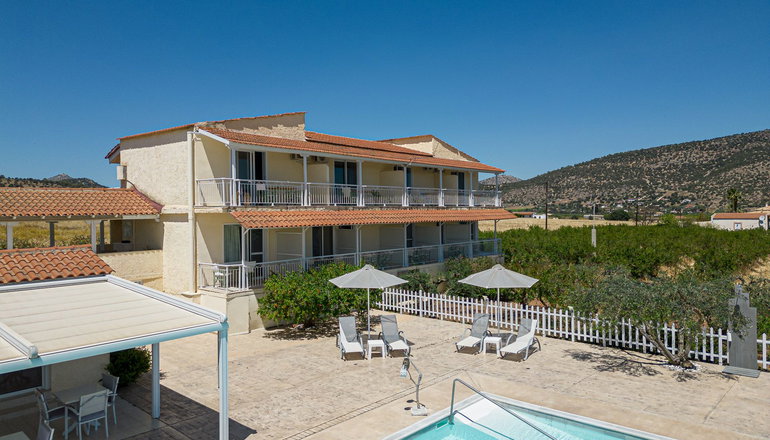Leonidas Resort