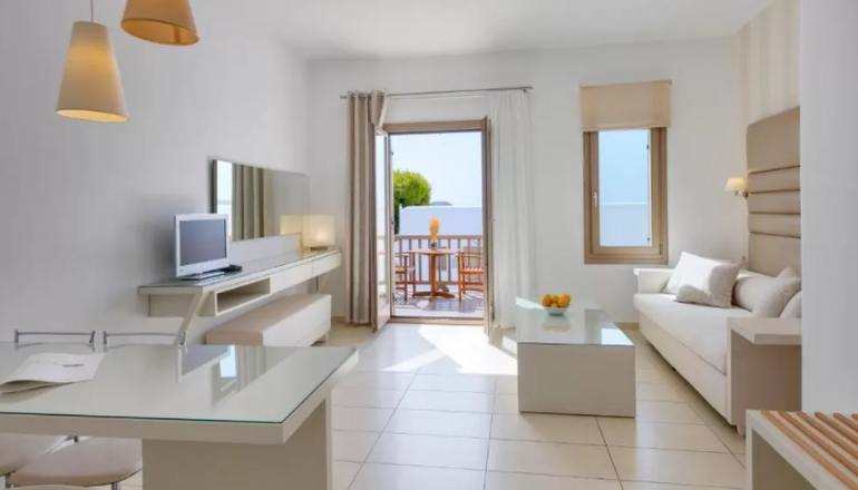 4* Lithos by Spyros & Flora