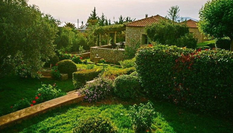 Lithos Stoupa Villas