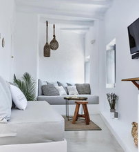 Living Theros Luxury Suites