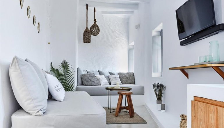 Living Theros Luxury Suites