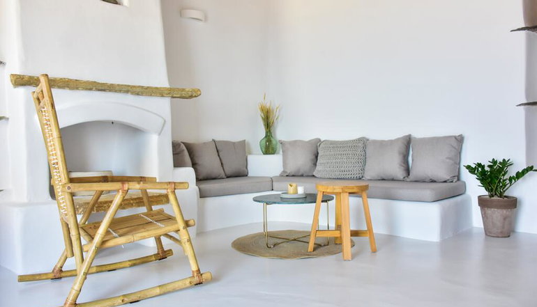 Living Theros Luxury Suites