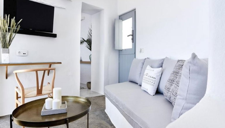 Living Theros Luxury Suites