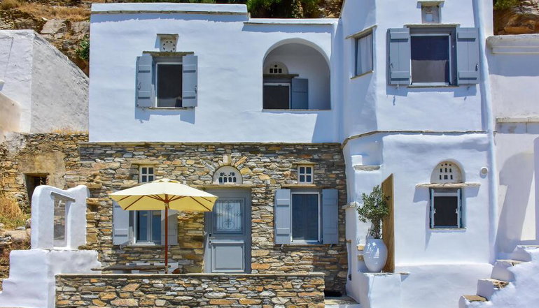 Living Theros Luxury Suites