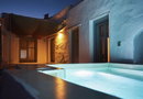 Living Theros Luxury Suites
