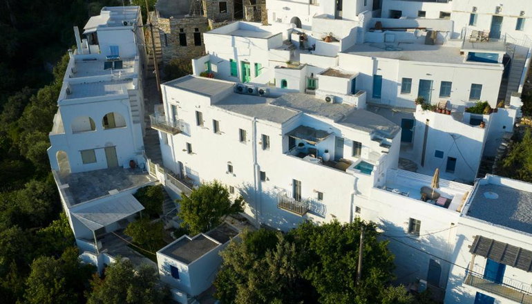 Living Theros Luxury Suites
