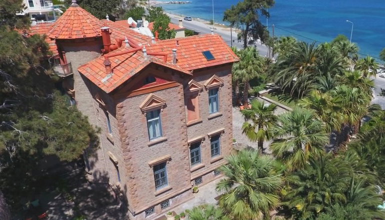 Loriet Hotel