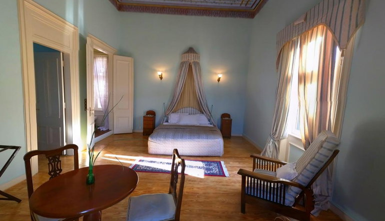 Loriet Hotel