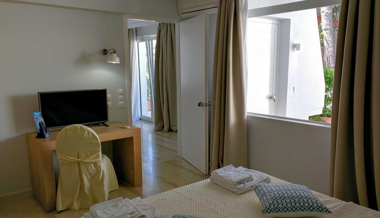 Loriet Hotel